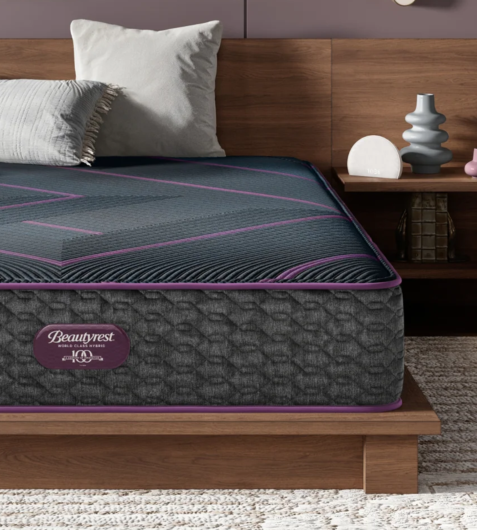 world class hybrid mattress front shot close up