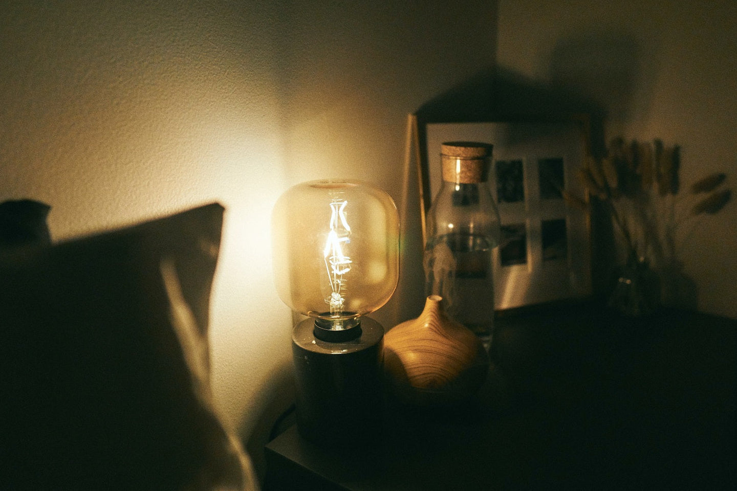 10 Products to Upgrade Your Bedroom Mood Lighting