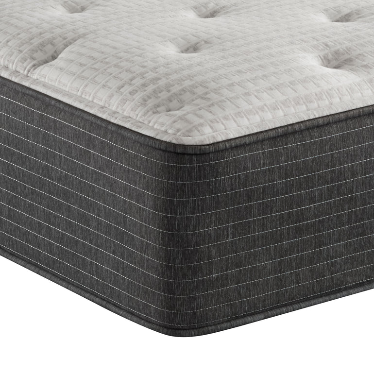Corner view of the Beautyrest Silver BRS900-C Plush mattress
