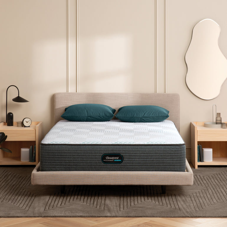 The Beautyrest PressureSmart mattress in a bedroom||feel: medium||series: hybrid
